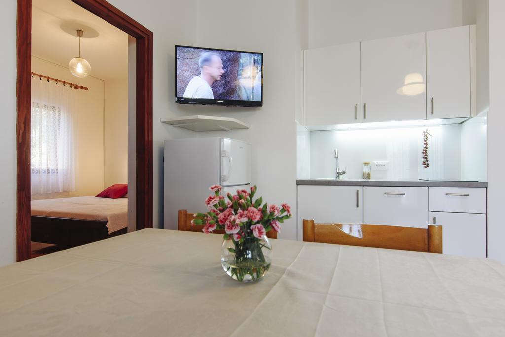 Apartments Martina Primosten Exterior photo